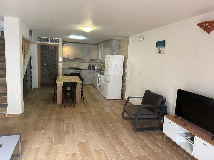 Imagem Sala de estar de  moradia independente em Sines