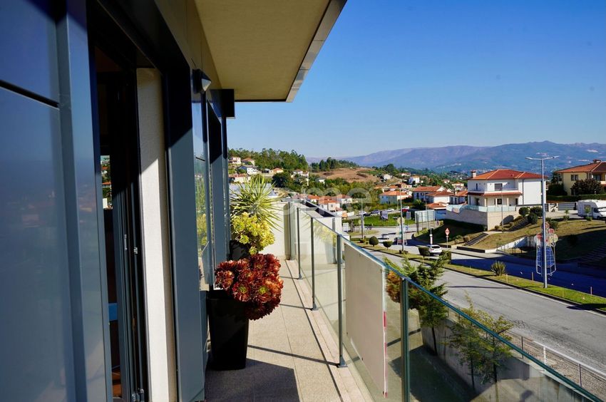 Imagem Alpendre de apartamento t3 em Refojos de Basto