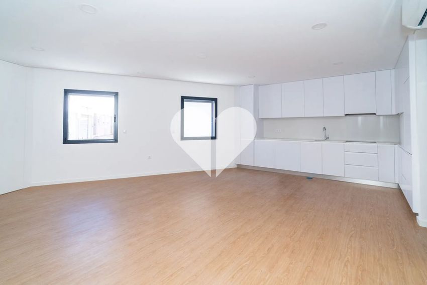 Imagem Divisão de apartamento t1 em Avenida de Vicente de Almeida de Eça, 64