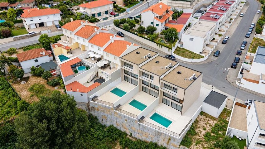 Imagem Piscina de  casa ou moradia em Louredo