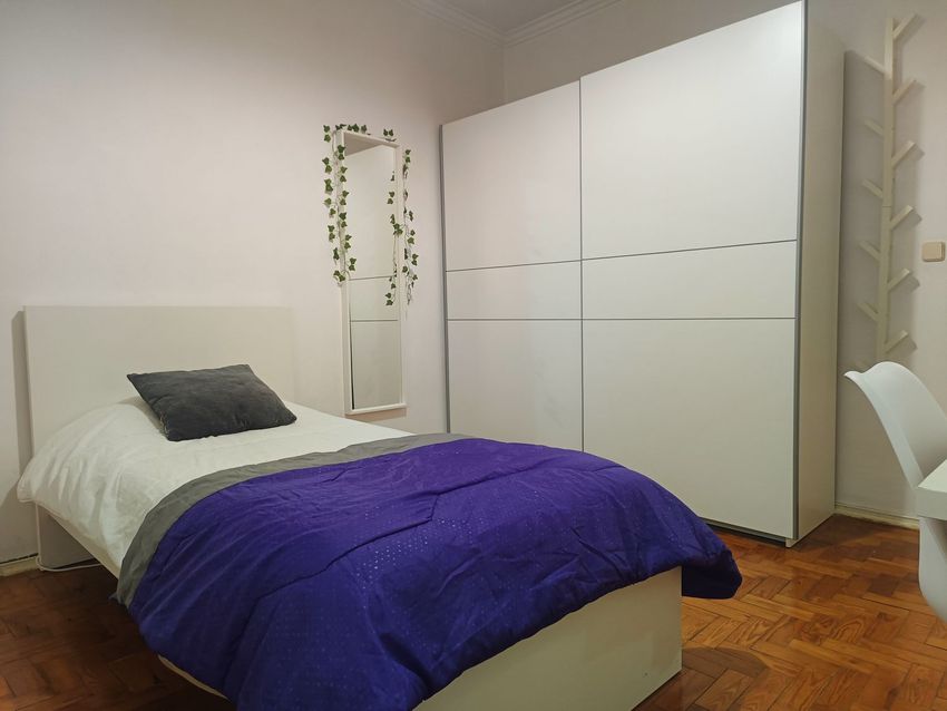 Imagem Quarto de quarto em Rua do Vale Formoso de Cima, 83