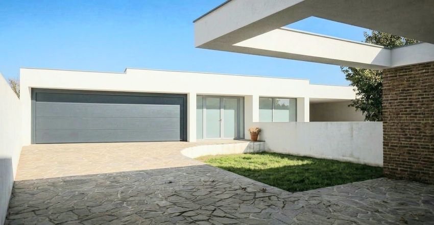 Imagem Fachada de  moradia geminada em Mozelos