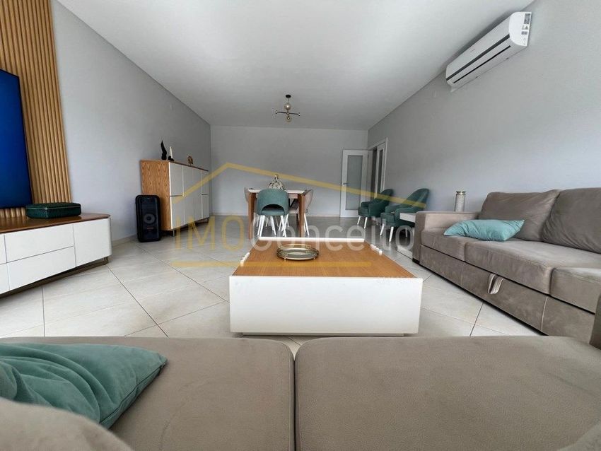 Imagem Sala de estar de apartamento t4 em Rua de Vale de Rãs