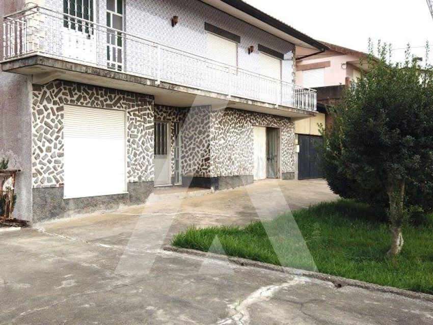 Imagem Fachada de  moradia independente em Recardães e Espinhel