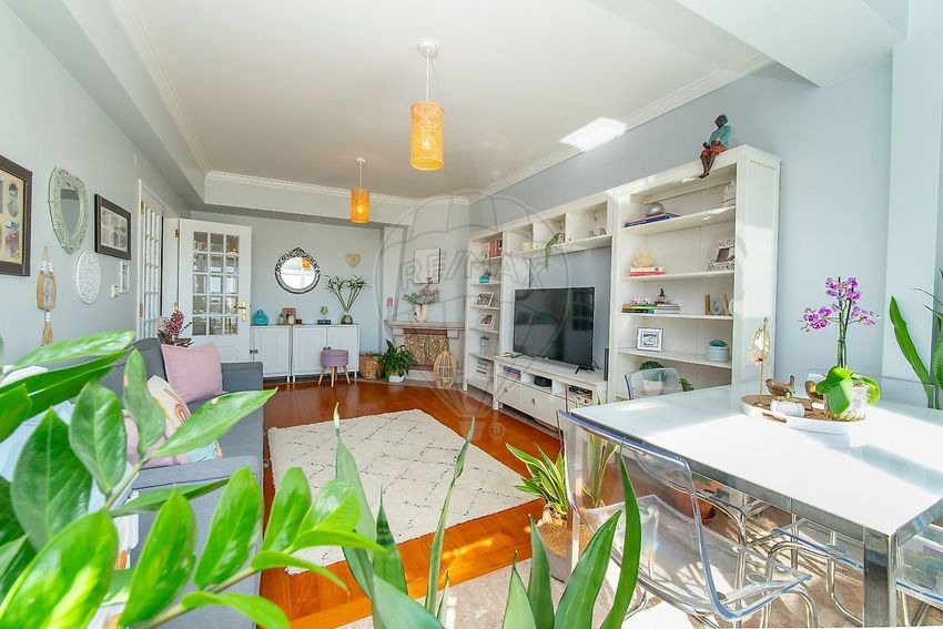 Imagem Sala de estar de apartamento t3 em Rua de Padre António Bianchi