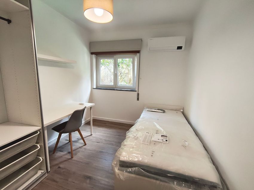 Imagem Quarto de quarto em Estrada Coselhas, 13