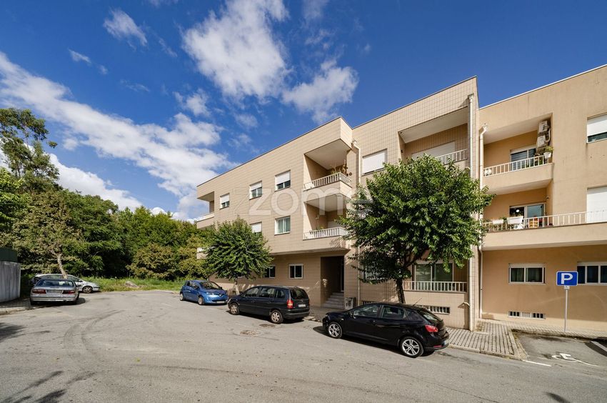 Imagem Fachada de apartamento t4 em Rua do Milénio