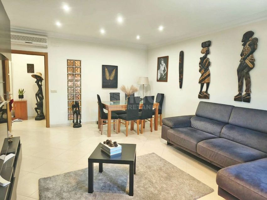 Imagem Sala de estar de apartamento t3 em Encosta do Sol