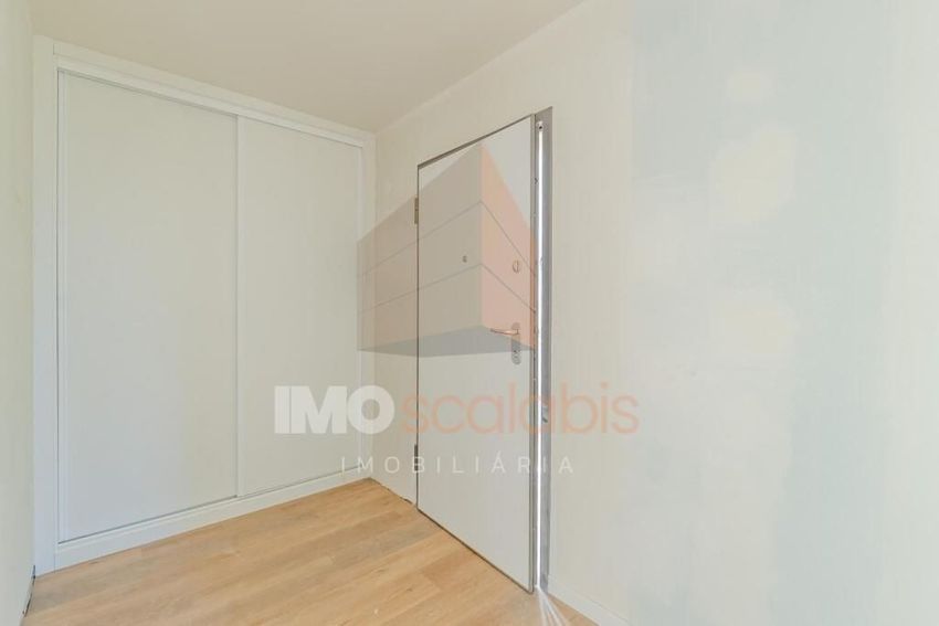 Imagem Divisão de apartamento t3 em Rua de São Bento, 17