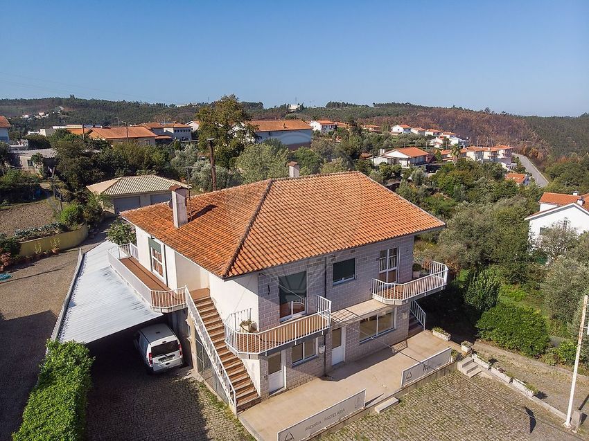 Imagem Fachada de prédio em Largo Luís Aranha