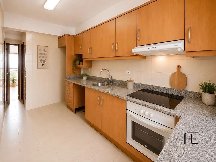 Imagem Cozinha de apartamento t3 em Rua São Francisco Xavier