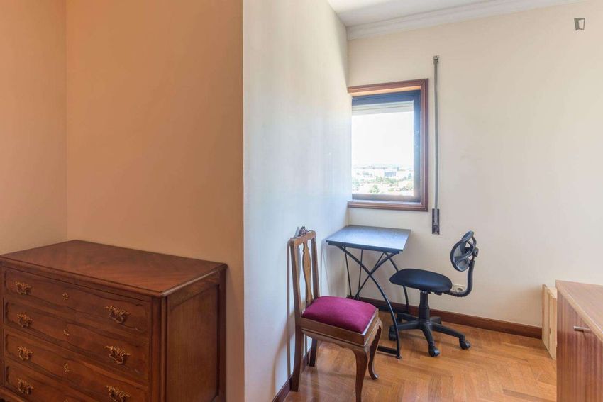 Imagem Quarto de quarto em Rua Hernâni Torres