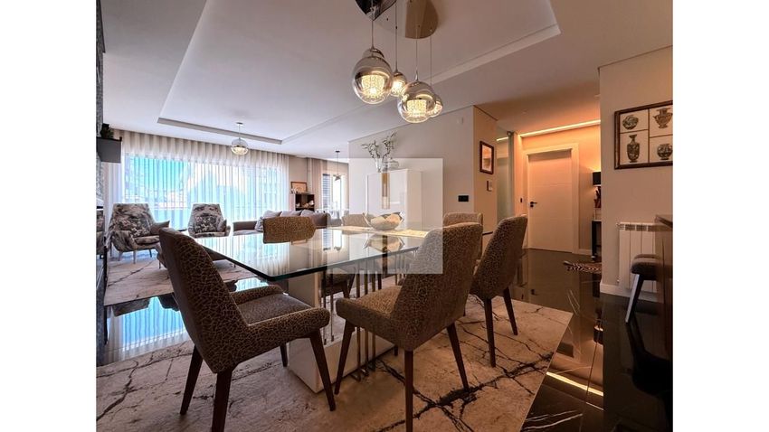 Imagem Sala de estar de apartamento t4 em Alto do Forno - Alto da Fonte