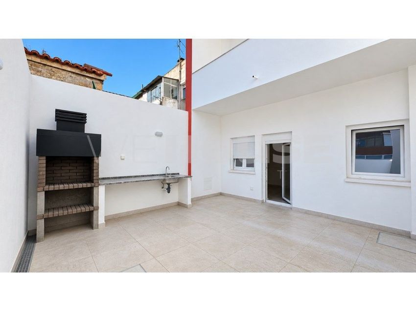 Imagem Terraço de apartamento t1 em Rua Voz do Operário, 40