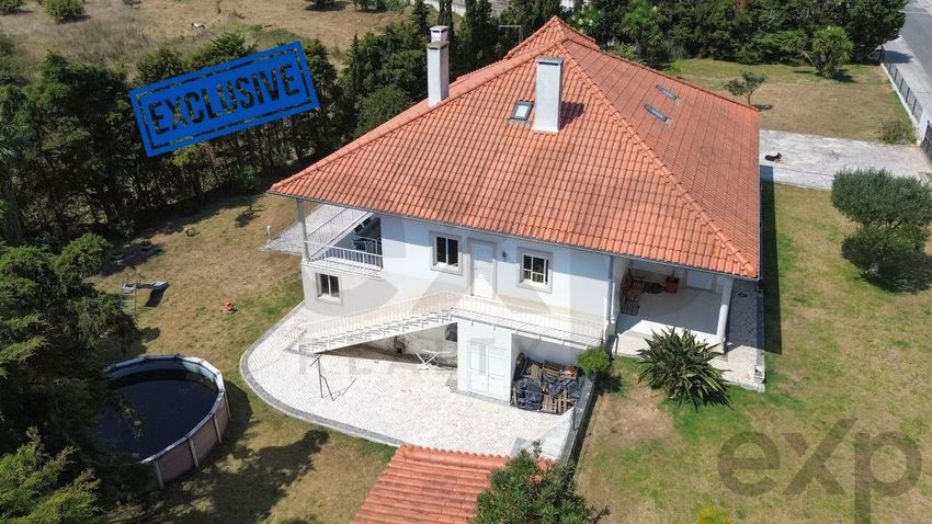 Зображення Фасад,  окремий будинок чи котедж, Rua da Igreja Nova б/н