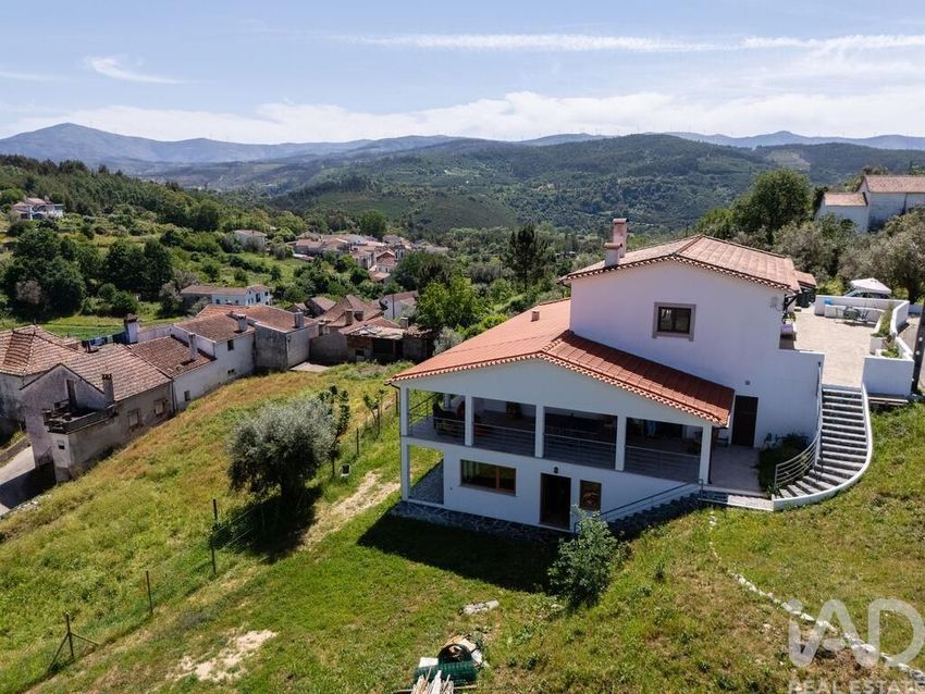 Imagem Fachada de  moradia independente em Côja e Barril de Alva