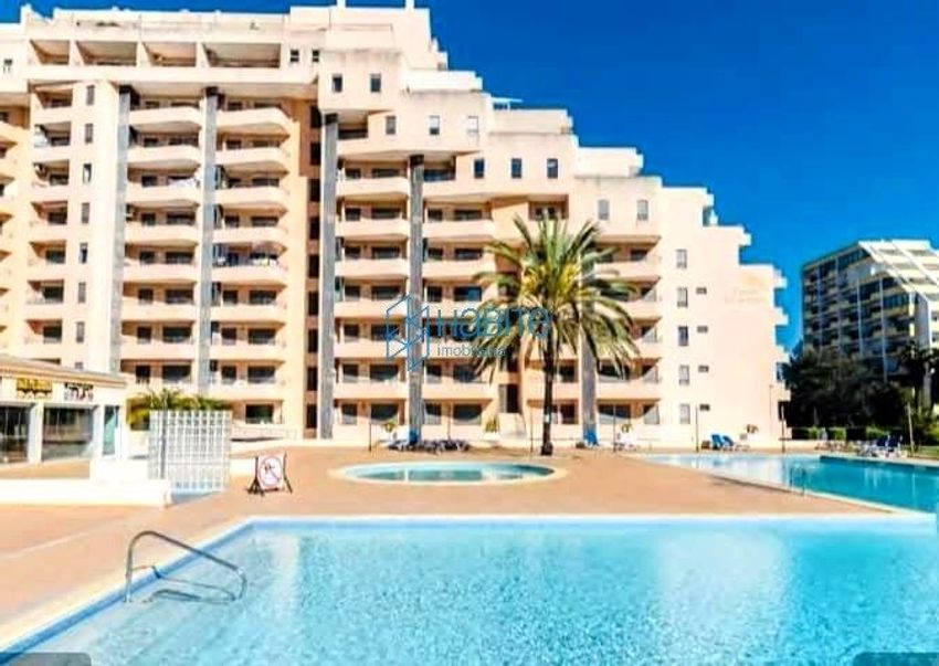 Imagem Piscina de apartamento t1 em Estrada de Alvor, 110