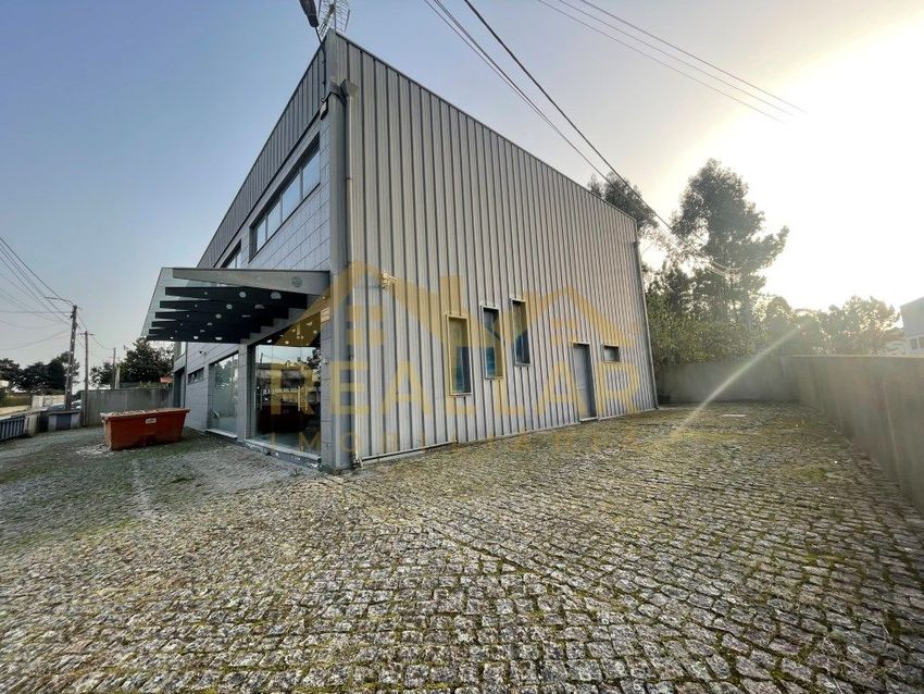 Imagem Vistas de armazém em Abade de Neiva