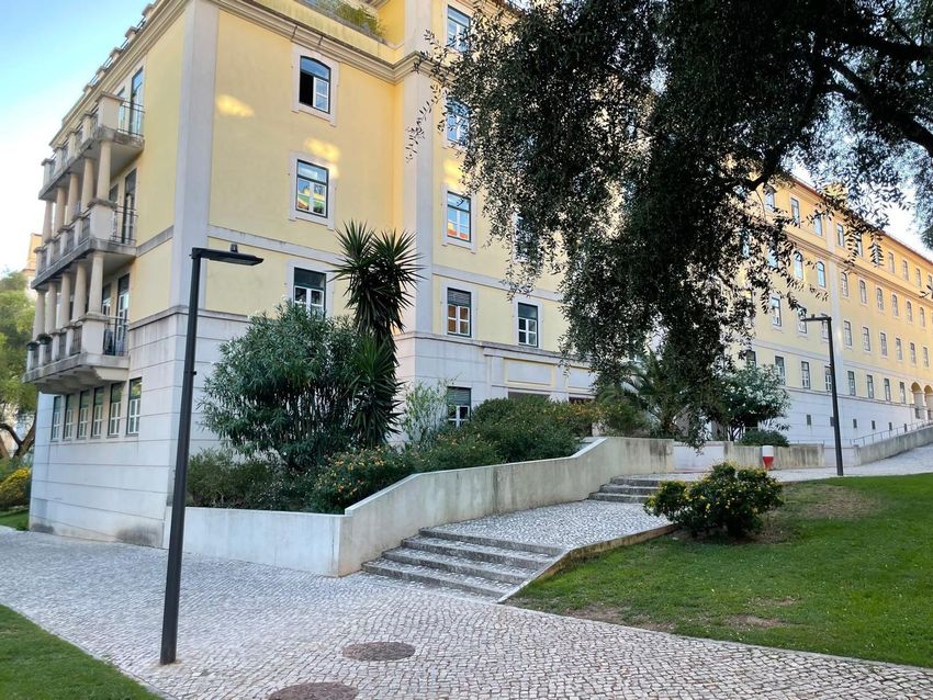 Imagem Fachada de apartamento t2 em Rua Luís de Camões, 102