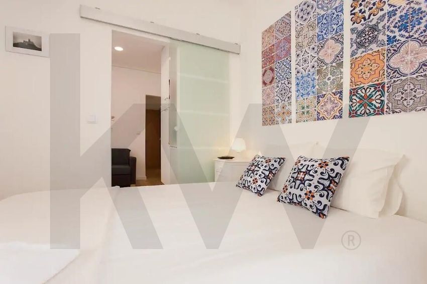 Imagem Sala de estar de apartamento t6 em Santa Engrácia