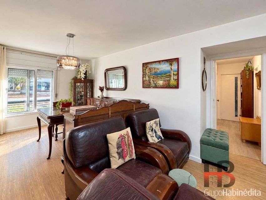 Imagem Sala de estar de apartamento t3 em Aviz - Cristo Rei