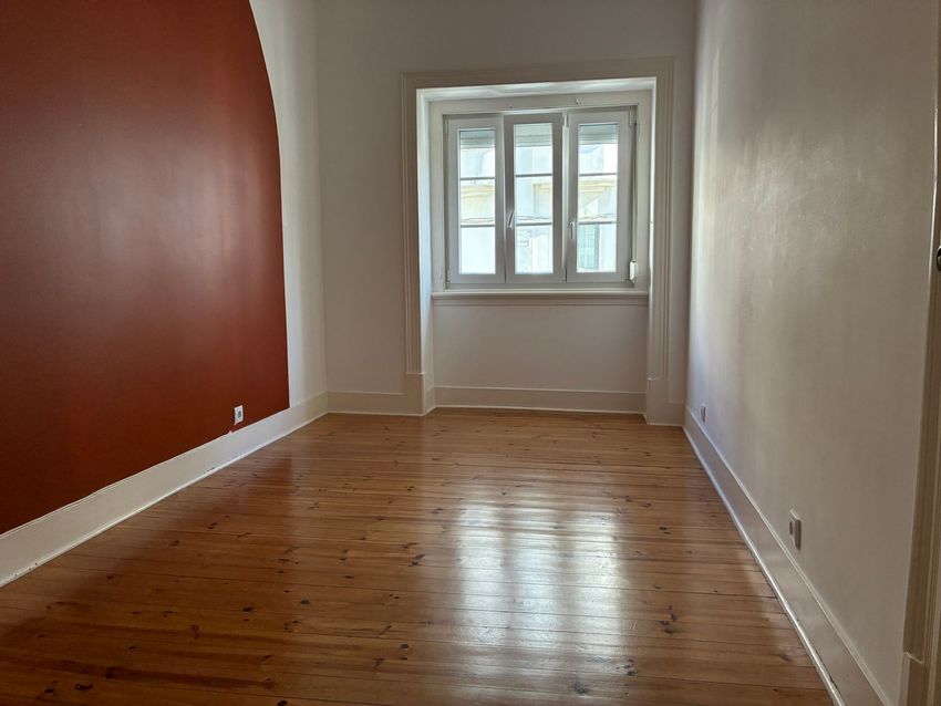 Imagem Quarto de apartamento t3 em Alto de Santo Amaro