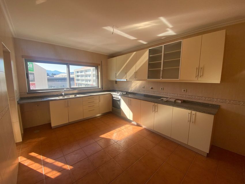 Imagem Cozinha de apartamento t3 em Vila Real