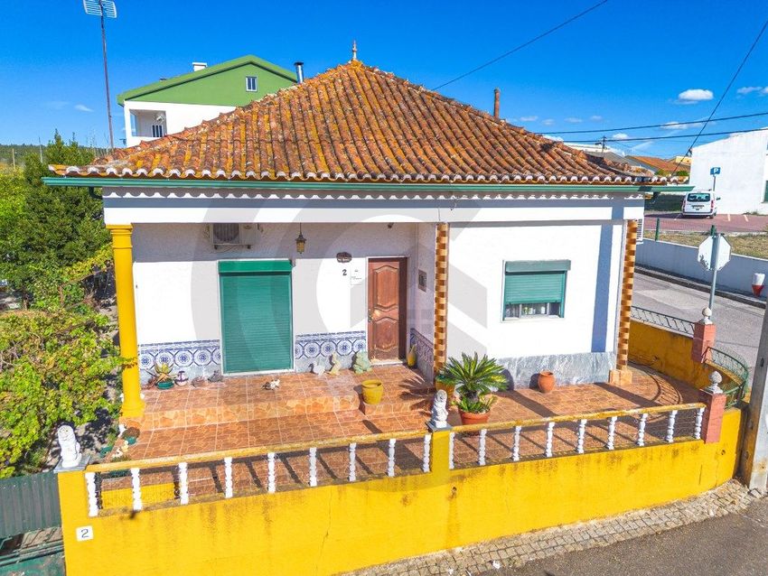 Зображення Фасад,  окремий будинок чи котедж, Rua do Ribeiro das Portas