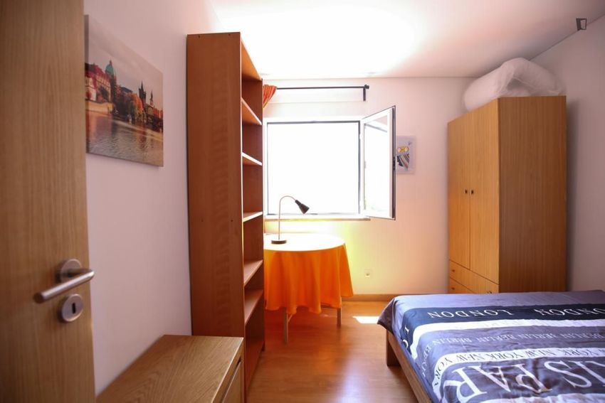 Imagem Quarto de quarto em Rua Guiomar Torresão