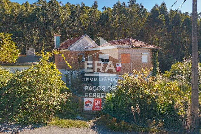 Imagem Fachada de  moradia independente em Rua do Barreiro