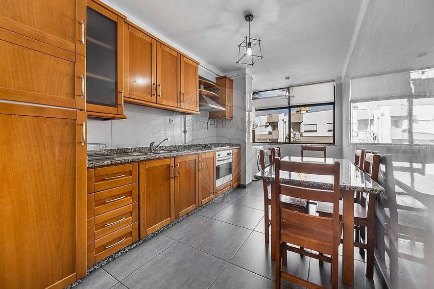 Imagem Cozinha de apartamento t3 em Avenida António Sérgio