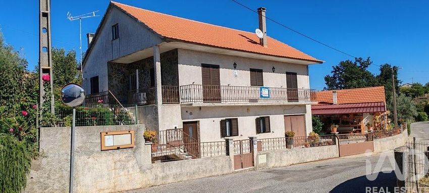 Imagem Fachada de  casa ou moradia em Graça