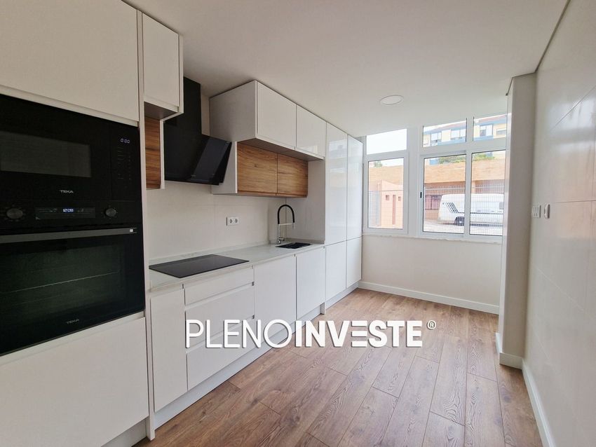 Imagem Cozinha de apartamento t2 em Rua Egas Moniz, 2 b