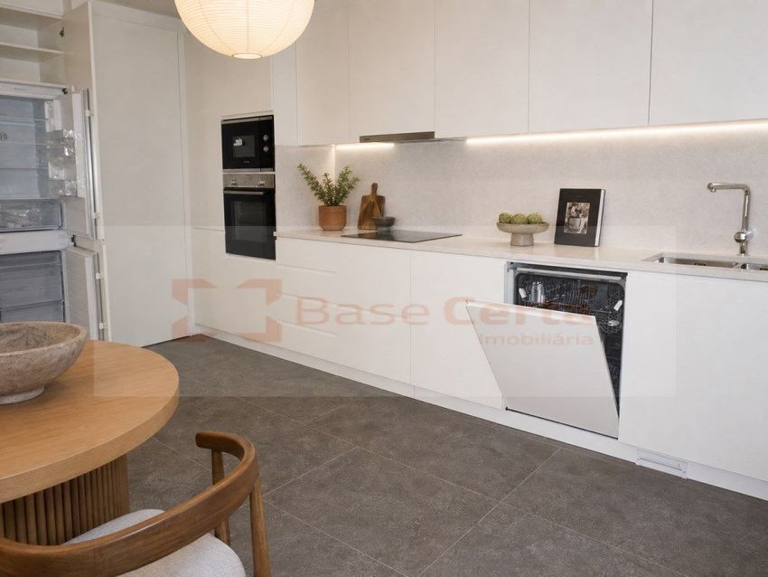 Imagem Sala de estar de apartamento t3 em Rua União Piedense, 2