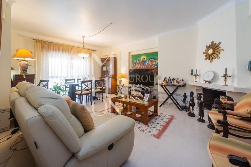 Imagem Sala de estar de apartamento t2 em Rua Bartolomeu Dias, 12
