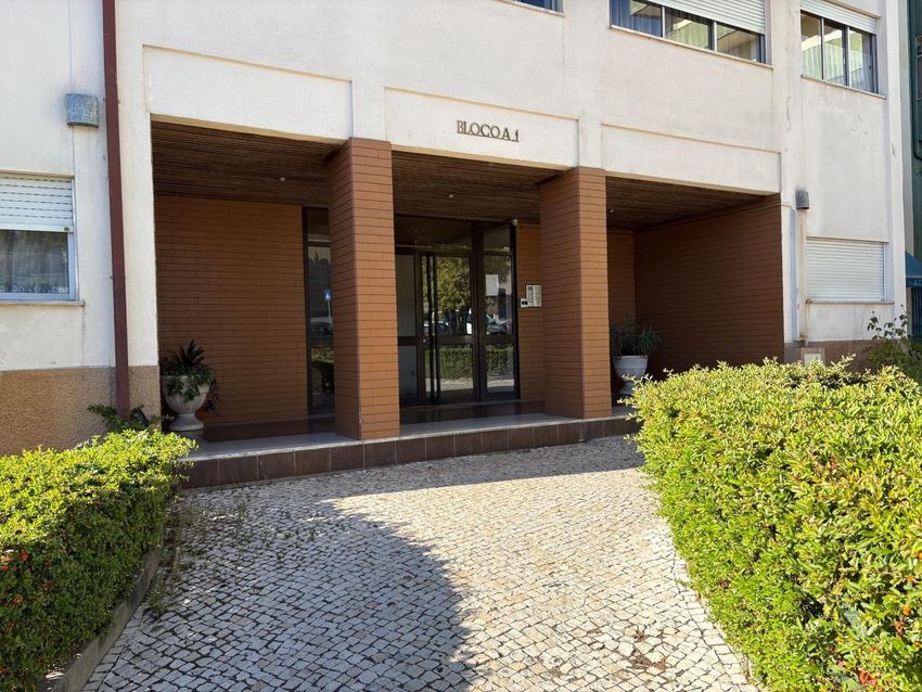 Зображення Фасад, квартира t3, Rua Nuno Álvares Pereira, 64