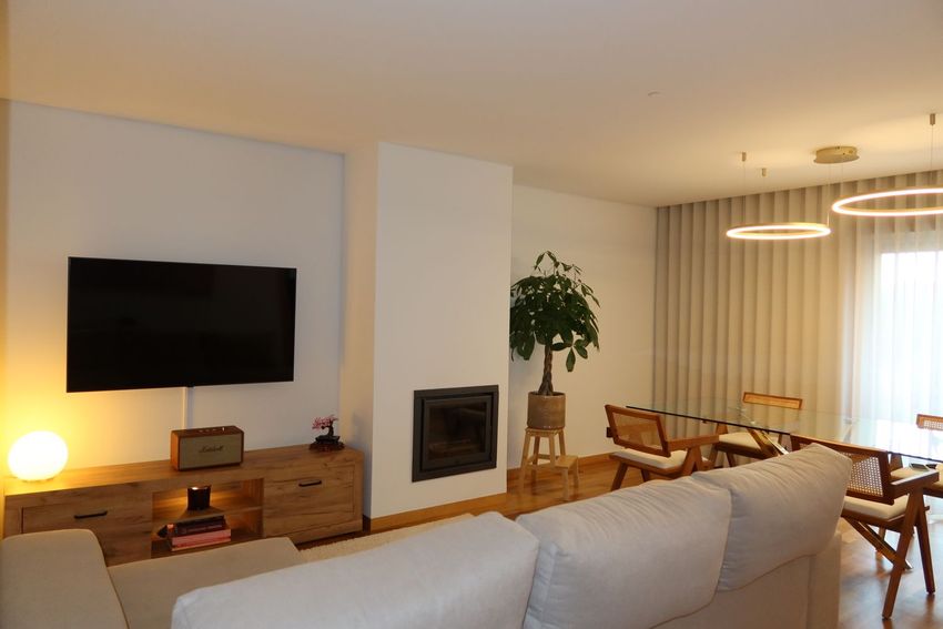 Imagem Sala de estar de apartamento t3 em Rua g Urbanização Pinhais Bastos, 57