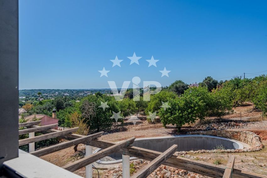 Imagem Piscina de  casa ou moradia em Vale Judeu