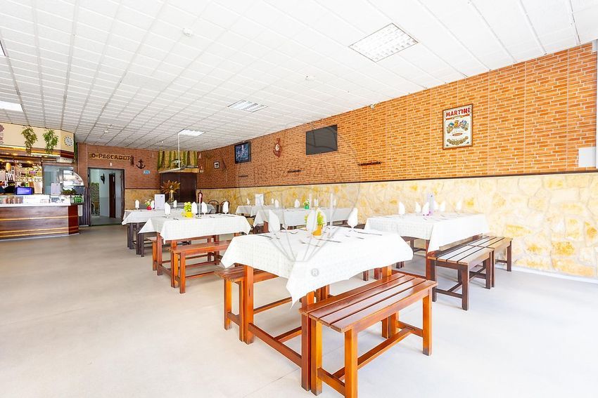 Imagem de espaço comercial em Santana do Mato