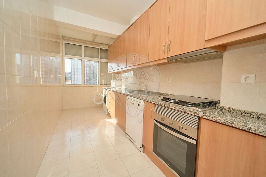 Imagem Cozinha de apartamento t2 em Damaia de Baixo