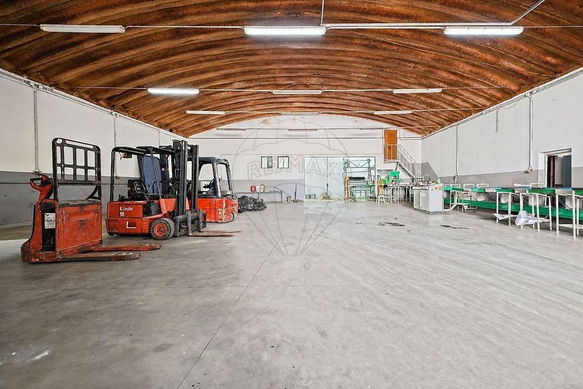 Imagem de armazém em Alenquer