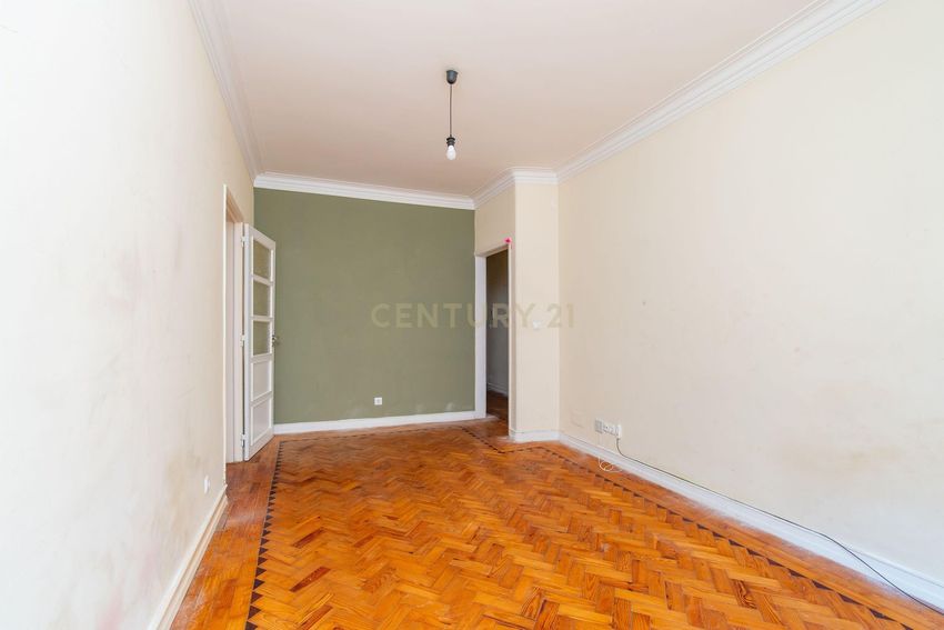 Imagem Divisão de apartamento t2 em Estrada de Benfica, 765