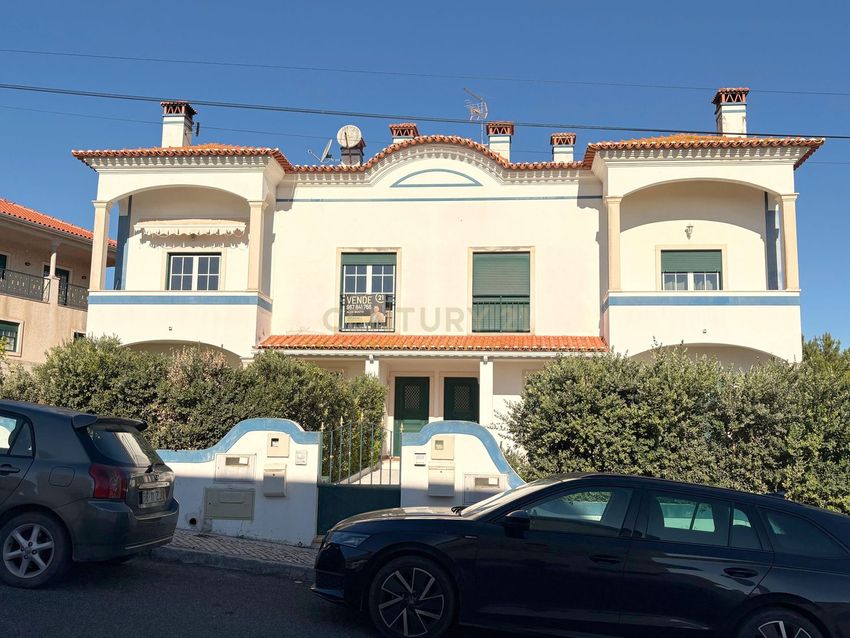 Imagem Fachada de duplex em Rua Primeiro de Maio s/n