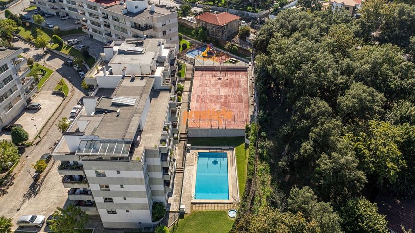 Imagem Piscina de apartamento t3 em Rua da Igreja, 14