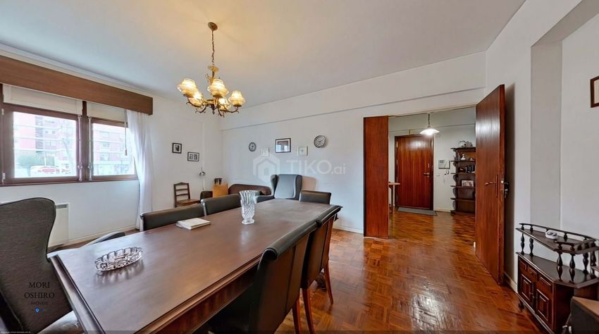 Imagem Sala de estar de apartamento t4 em Rua Manuel Teixeira Gomes