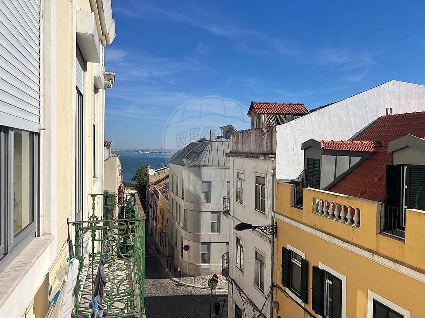 Imagem Vistas de apartamento t2 em Rua do Vale de Santo António