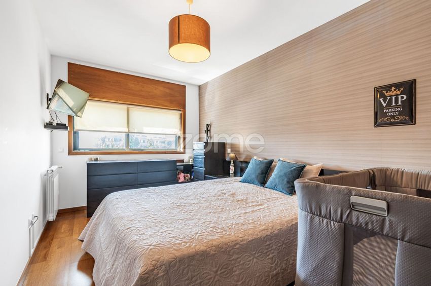 Imagem Quarto de apartamento t3 em Rua Monte da Mina, 4520