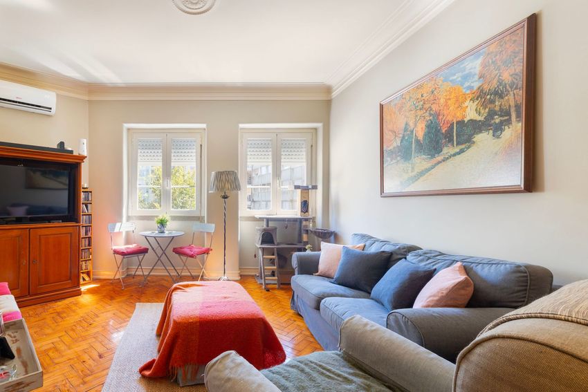 Imagem Sala de estar de apartamento t2 em Praça Paiva Couceiro