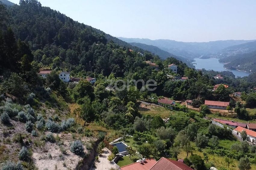 Imagem Vistas de terreno em Bairro da Assureira