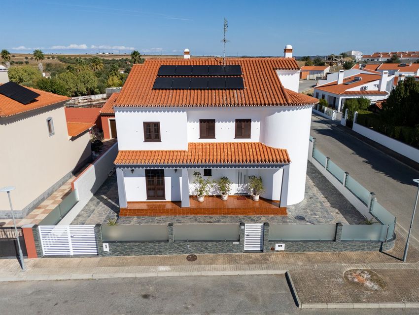 Зображення Фасад,  таунхаус, Urbanização Egas Moniz, 4